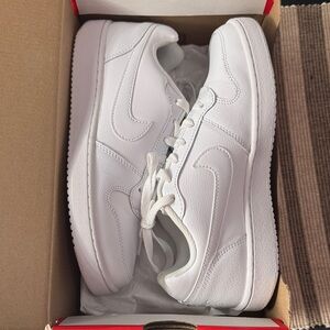 Nike All-White Low-Top Sneakers w7.5 m5